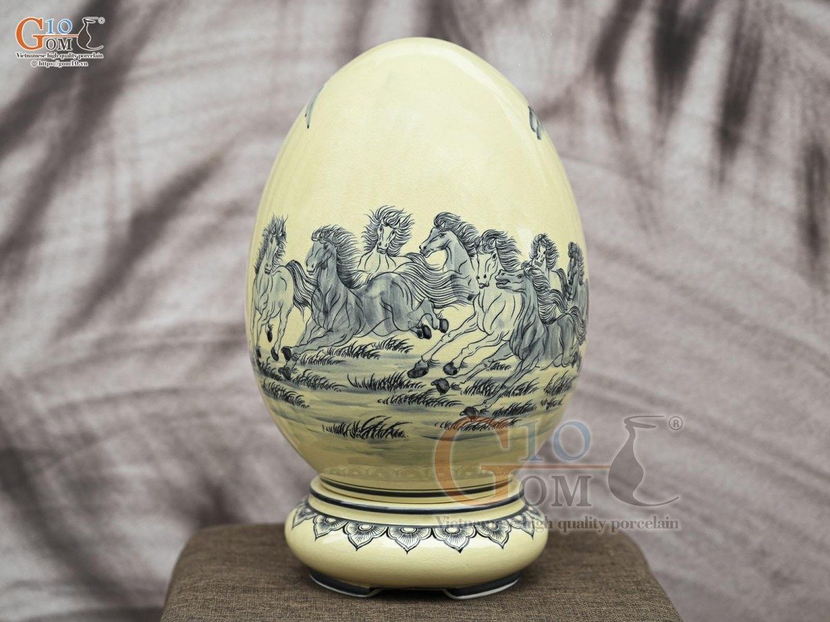 Bình trứng phong thủy men hoàng tộc họa tiết Mã Đáo Thành Công, cao 34cm (cả đế)