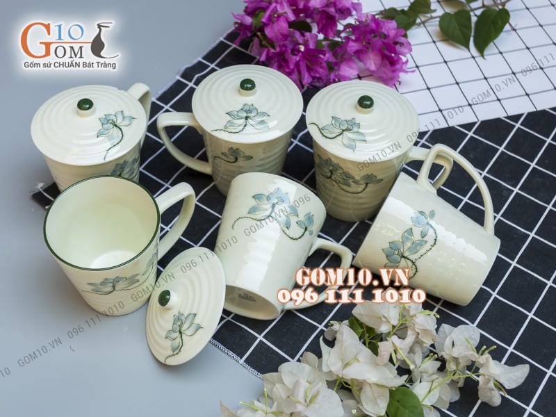 Bộ 6 cốc sứ có nắp vẽ hoa sen xanh men kem cao 10cm 