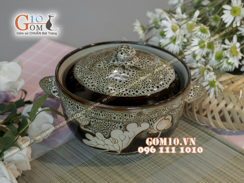 Âu cơm men gấm vàng khắc sen, đường kính 19cm