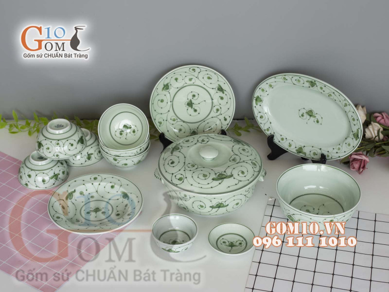 Bộ đồ ăn men cổ vẽ hoa sắt, đẩy đủ