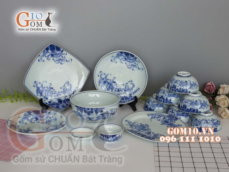 Bộ đồ ăn men lam cổ vẽ hoa Sen dây