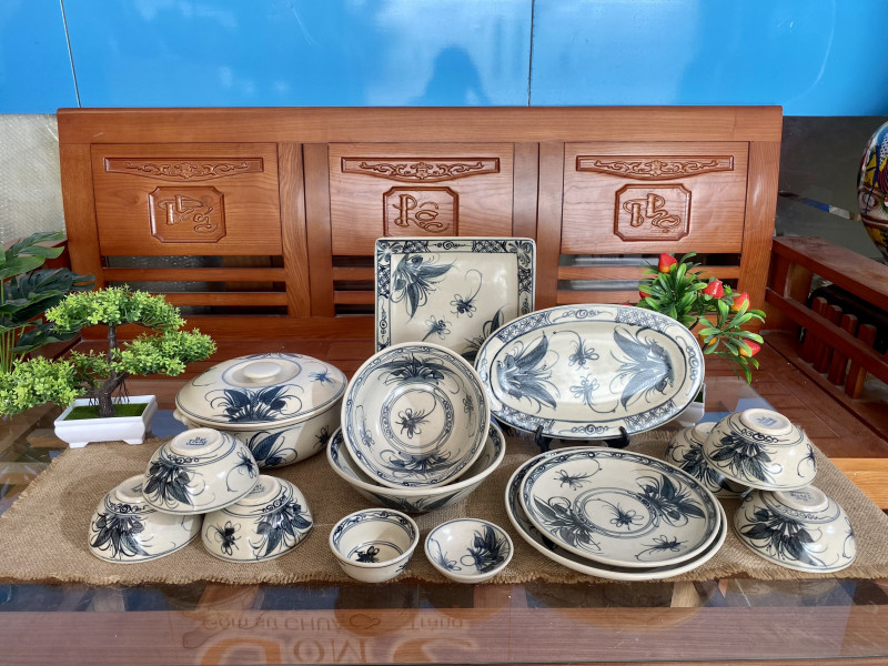Bộ đồ ăn men rạn họa tiết Chuồn lá khoai, 15 chi tiết
