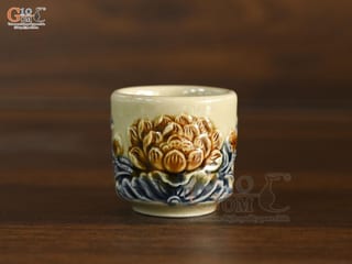 Chén kỷ đắp nổi hoa Sen men hoàng tộc