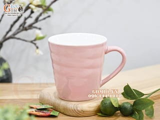 Cốc sứ có quai dáng nhật màu hồng lòng trắng, 8,5cm