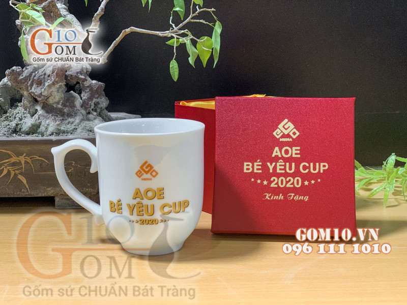 Cốc sứ men trắng dáng chóp in logo 