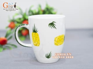 Cốc sứ men trắng vẽ dứa, 280ml