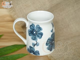 Cốc sứ vuốt tay xuất dư Châu Âu, men bóng vẽ hoa xanh, 400ml