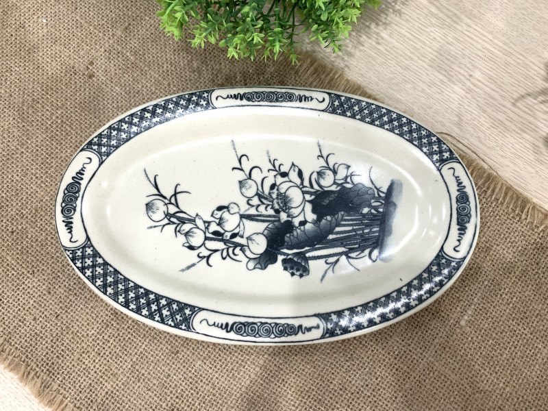 Đĩa bầu dục men bóng họa tiết hoa sen, 25x15cm