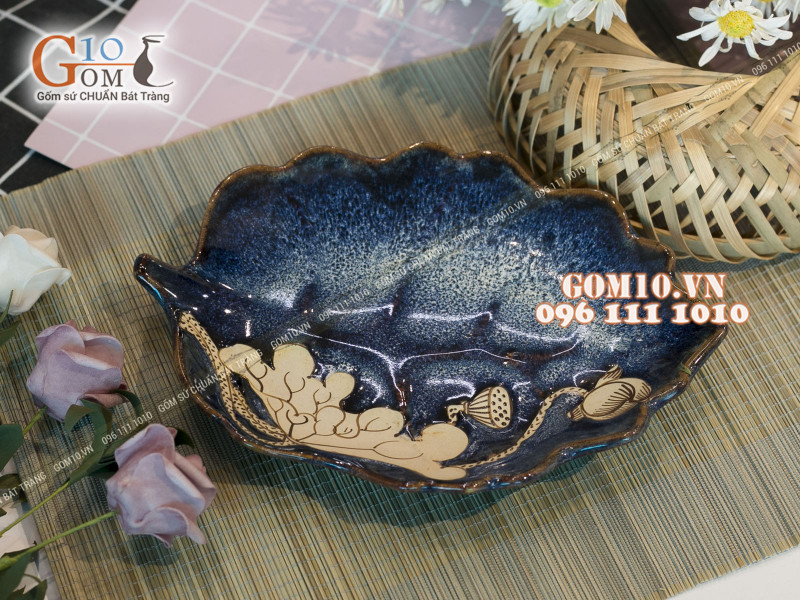 Đĩa lá sâu men hỏa biến xanh đá khắc sen, 24x17,5cm