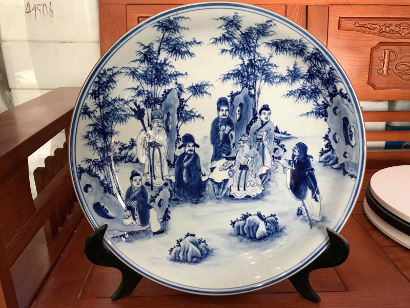 Đĩa Trang trí trúc lâm thất hiền men lam cổ vẽ tay phi 40cm