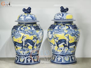 Đôi chóe men màu vẽ Tùng Lộc tràm cổ nền vàng, 30L