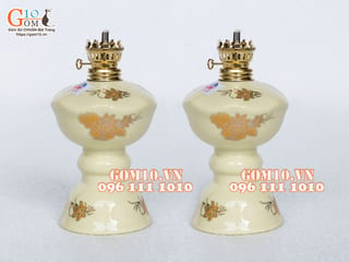 Đôi đèn dầu họa tiết sen vàng kim, cao 16cm