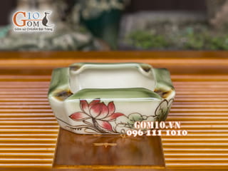Gạt tàn vuông men vuốt vẽ hoa sen