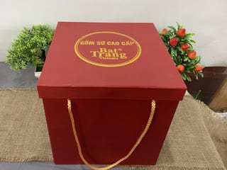 Hộp xi đỏ lót lụa bình hút lộc, cao 18cm