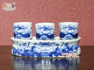 Kỷ cong 3 chén men lam cổ vẽ Sen Cát Tường