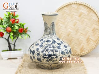 Lọ hoa dáng tỏi dẹt men rạn họa tiết hoa dây, cao 23cm