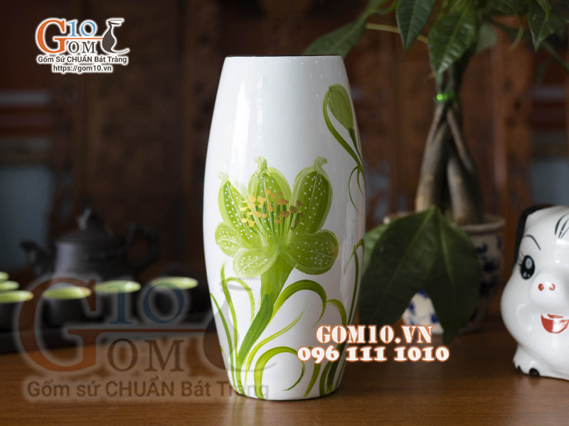 Lọ hoa sơn mài dáng bom trắng vẽ hoa, cao 43cm