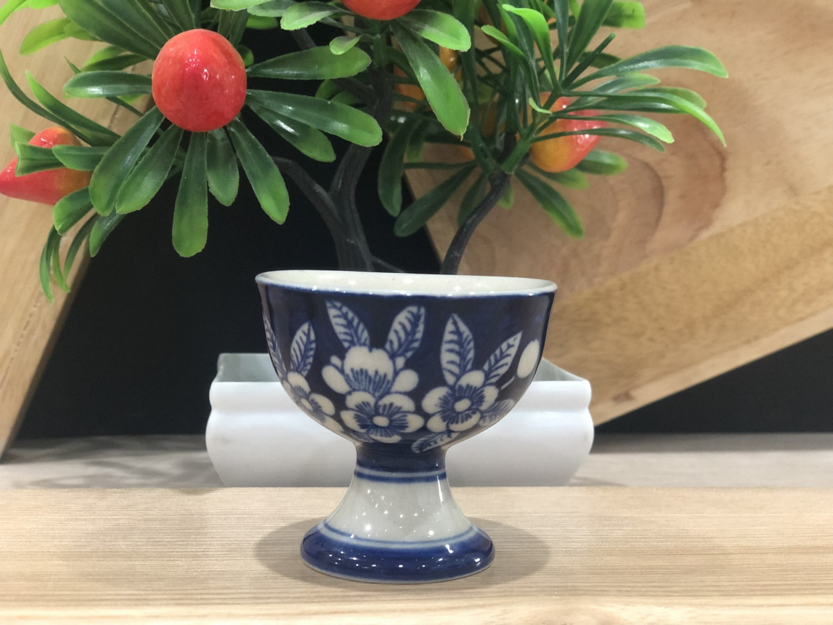 Ly rượu men cổ vẽ hoa đào cao, 6cm
